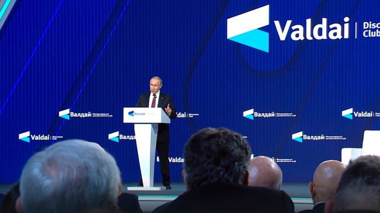 Путин: Россия пролонгирует действие режима отмены плановых проверок бизнеса