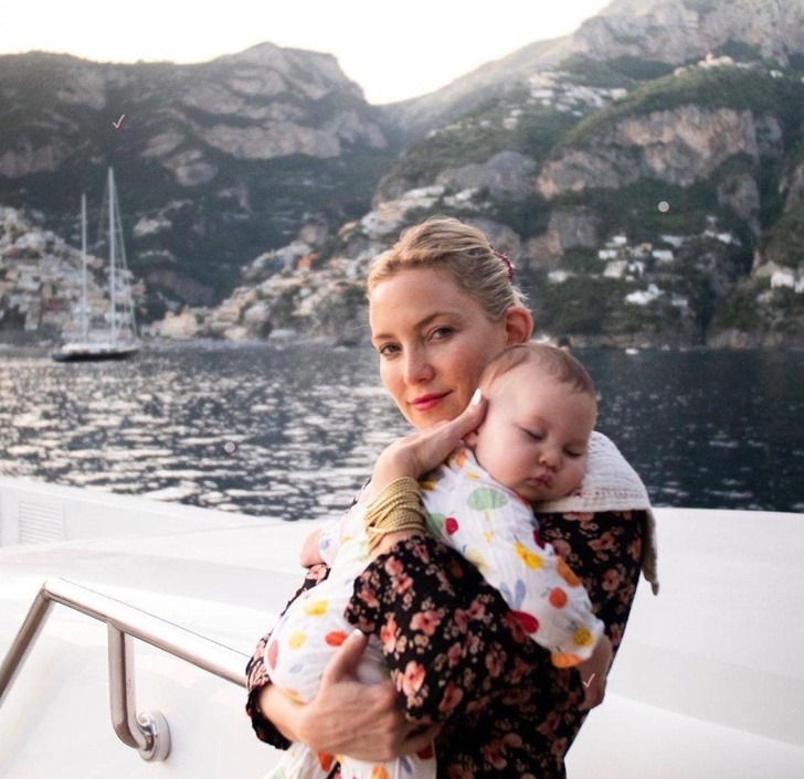 Известные женщины, которые рано стали матерями, но это им не помешало сделать головокружительную карьеру загадочность,знаменитости,интересное,очарование,фотографии