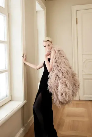 Рената Литвинова стала лицом коллаборации российских брендов Anastasia Zadorina и Shiphra Литвинова, Anastasia, Zadorina, Рената, коллаборации, рекламной, компании, ShiphraРената, которая, время, живёт, Литвиновой, рассказывала, Задорина, после, Париже, актриса, Анастасия, Кириллом, Недели