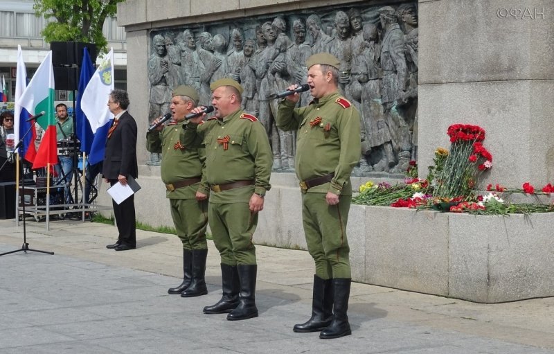 Как «Бессмертный полк» в Бургасе не заметил сопротивления украинских неонацистов 