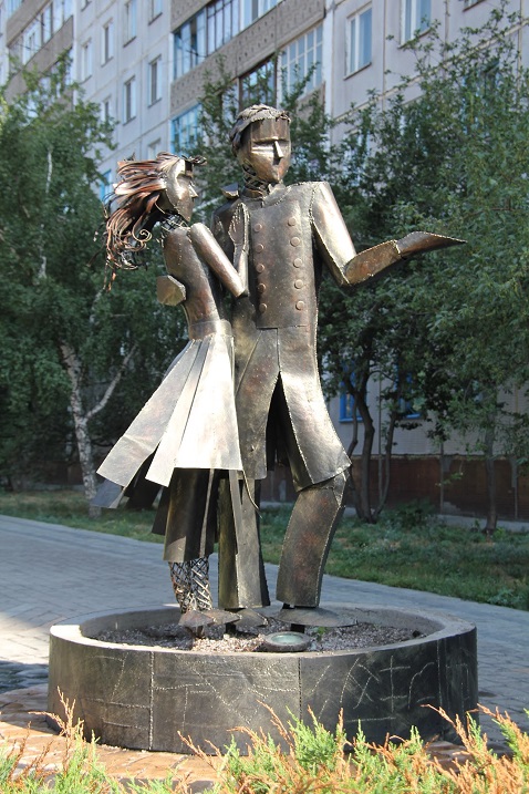 скульптура Танцующая пара. Новосибирск. Фото