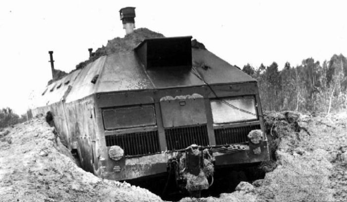 Советский МАЗ-вездеход, который мог выезжать из-под земли