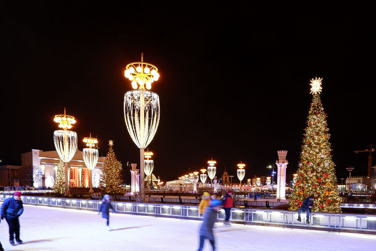 Skating rink at VDNH. November evening