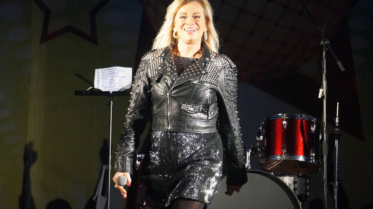 Ирина Салтыкова поздравила Наталью Гулькину с днем рождения Ирина Салтыкова поздравила Наталью Гулькину с днем рождения Шоу-бизнес