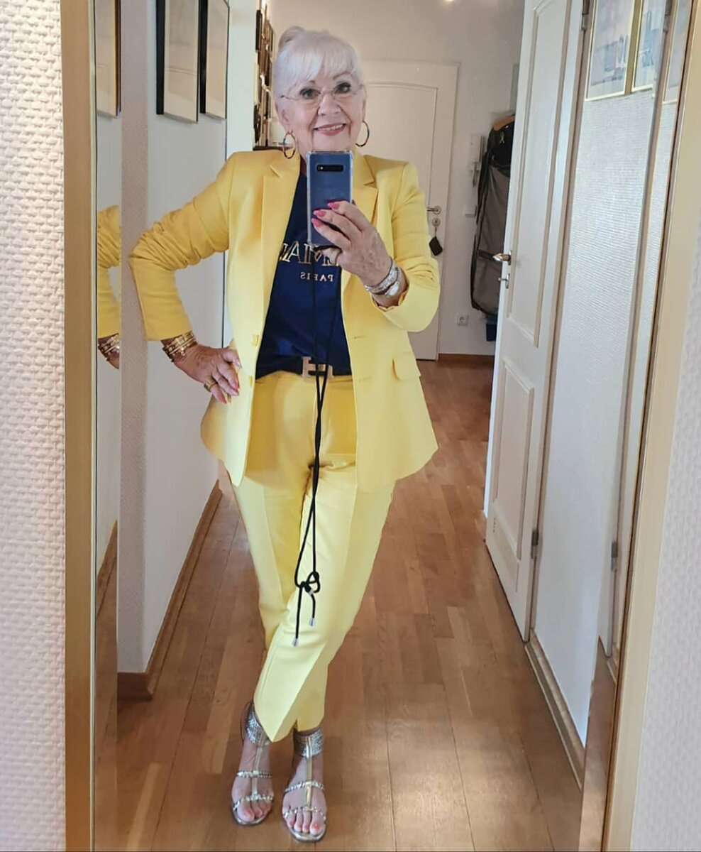 Вот как надо одеваться в 70 лет : стильные образы пенсионерки из Германии