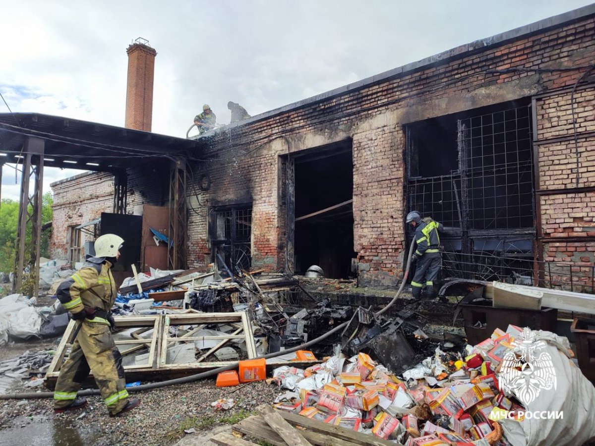 На предприятии по утилизации опасных отходов произошел пожар – сообщается о погибшем