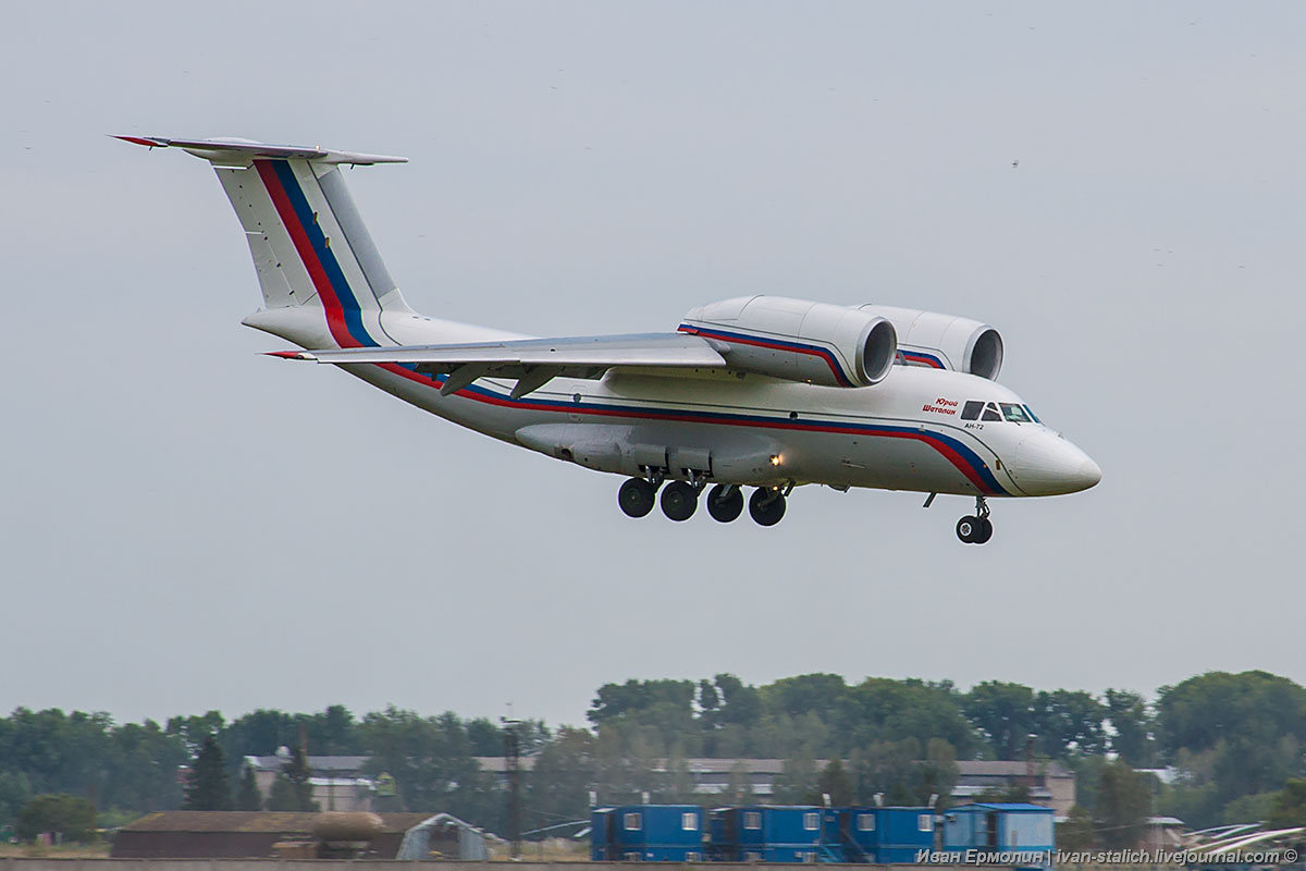 Ан про. Самолет Чебурашка АН 72. АН-72 военно-транспортный самолёт. Сопло АН-72. АН-72 СССР.