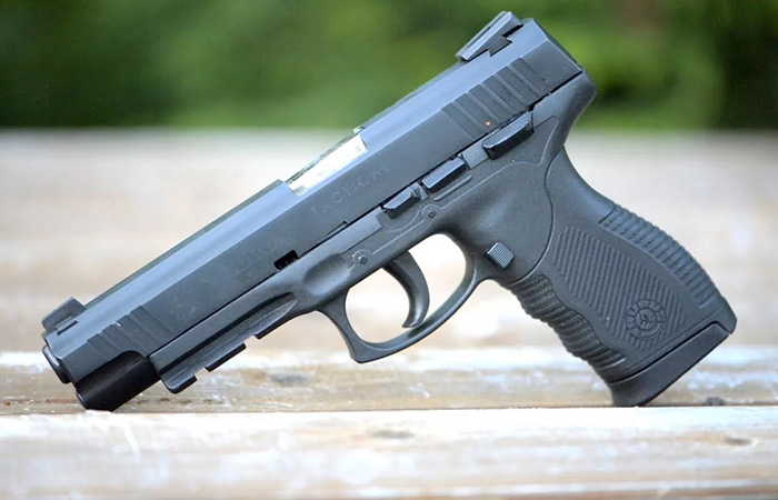 Taurus PT24/7./ Фото: flectone.ru