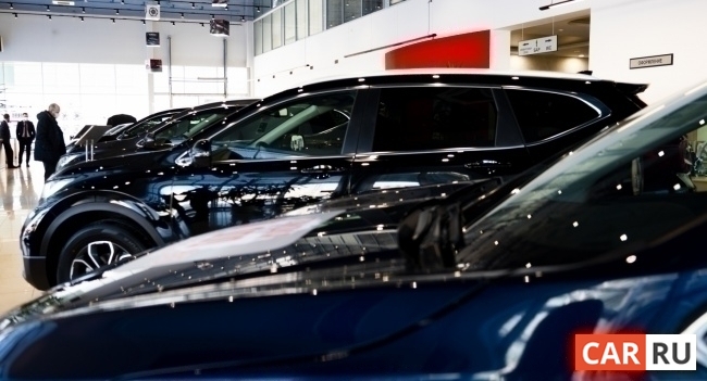 В РФ предлагают ограничить размер комиссий дилеров при продаже автомобилей В РФ предлагают ограничить размер комиссий дилеров при продаже автомобилей Автомобили