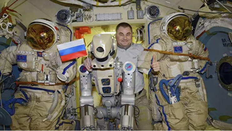 "Роскосмос" может вернуть огнестрельное оружие в экипировку космонавтов враги,инопланетяне,общество,оружие,Роскосмос,россияне