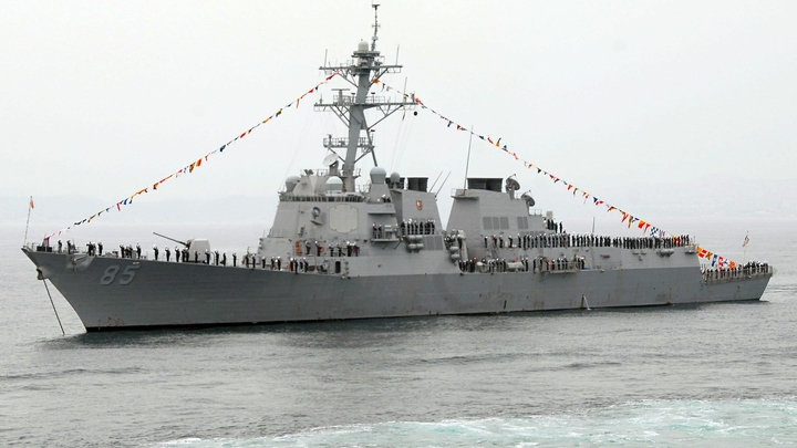 «У нас с русскими состоятся разговоры»: Пентагон объяснил, почему американский крейсер «подрезал» корабль РФ