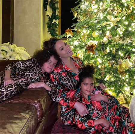 Рождество-2020: Криштиану Роналду, Дэвид и Виктория Бекхэм, Джастин Бибер и другие поделились семейными снимками Рождество-2020: Криштиану Роналду, Дэвид и Виктория Бекхэм, Джастин Бибер и другие поделились семейными снимками Звезды,Новости о звездах