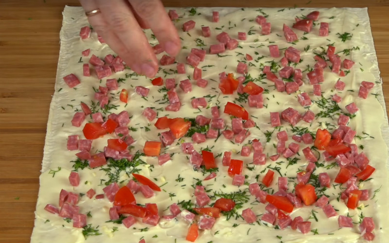 закуска из лаваша с колбасой и сыром