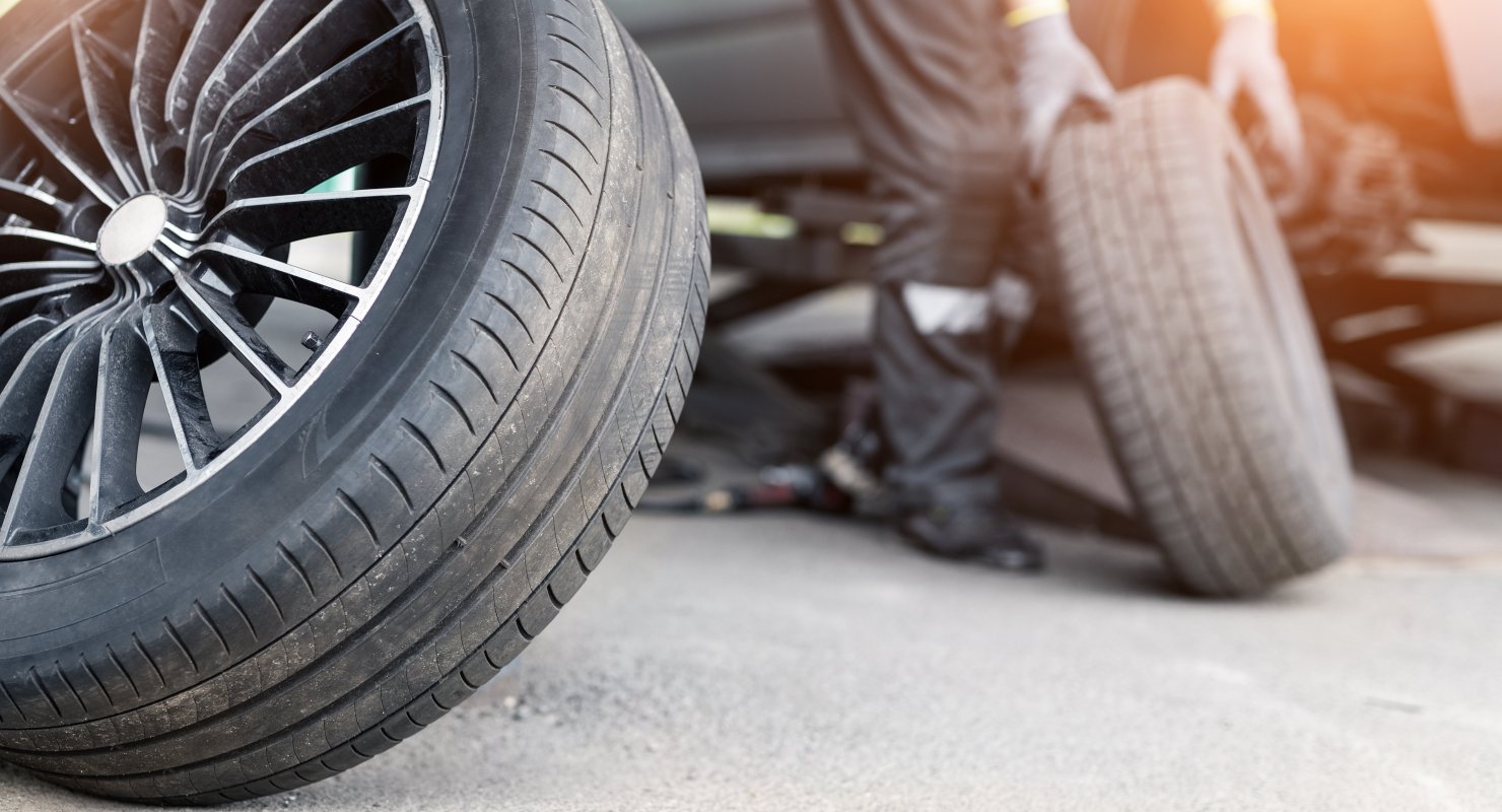 О каких проблемах говорят повреждения шин