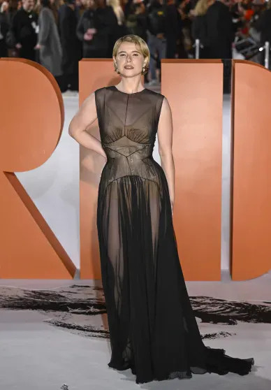 Пенелопа Крус, Кристиан Бэйл и Питер Сарсгаард с жёнами на премьере фильма "Невеста" gareth cattermole,warner bros,джейкоб элорди,джеймс уэйла,джесси бакля,кристиан бейл,Кристиан Бэйл,Мэгги Джилленхол,Мэри Шелли,Пенелопа Крус,Питер Сарсгаард,прометей современный