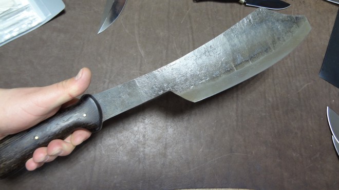 Скрытые способности обычного тесака Скрытые способности обычного тесака автоматический нож