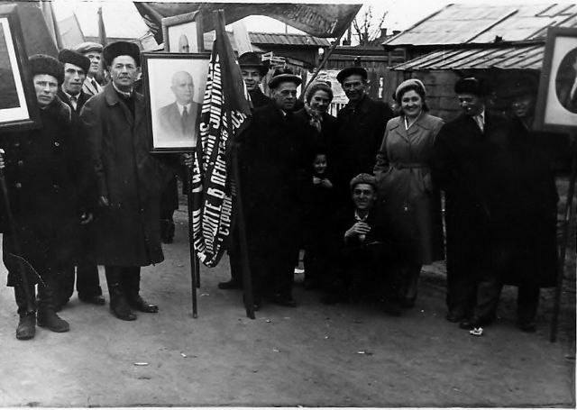 фото с демонстрации 7 ноября 1959 года.jpg