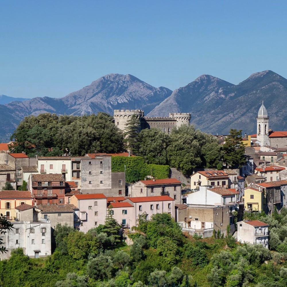 Этот регион Италии станет платить вам €700 в месяц за то, что вы будете здесь жить жилье,Италия,о недвижимости