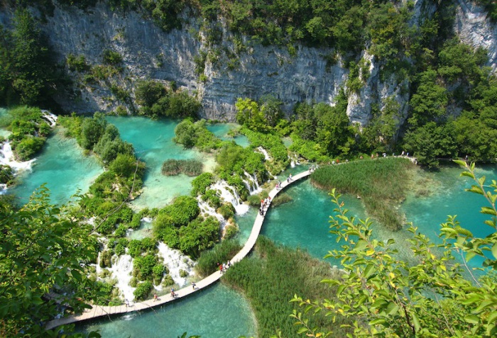 Озёра — находятся в центральной части Хорватии.