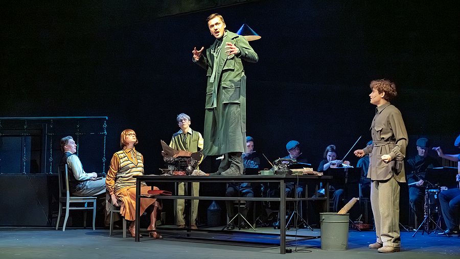 «Кто Есенин»