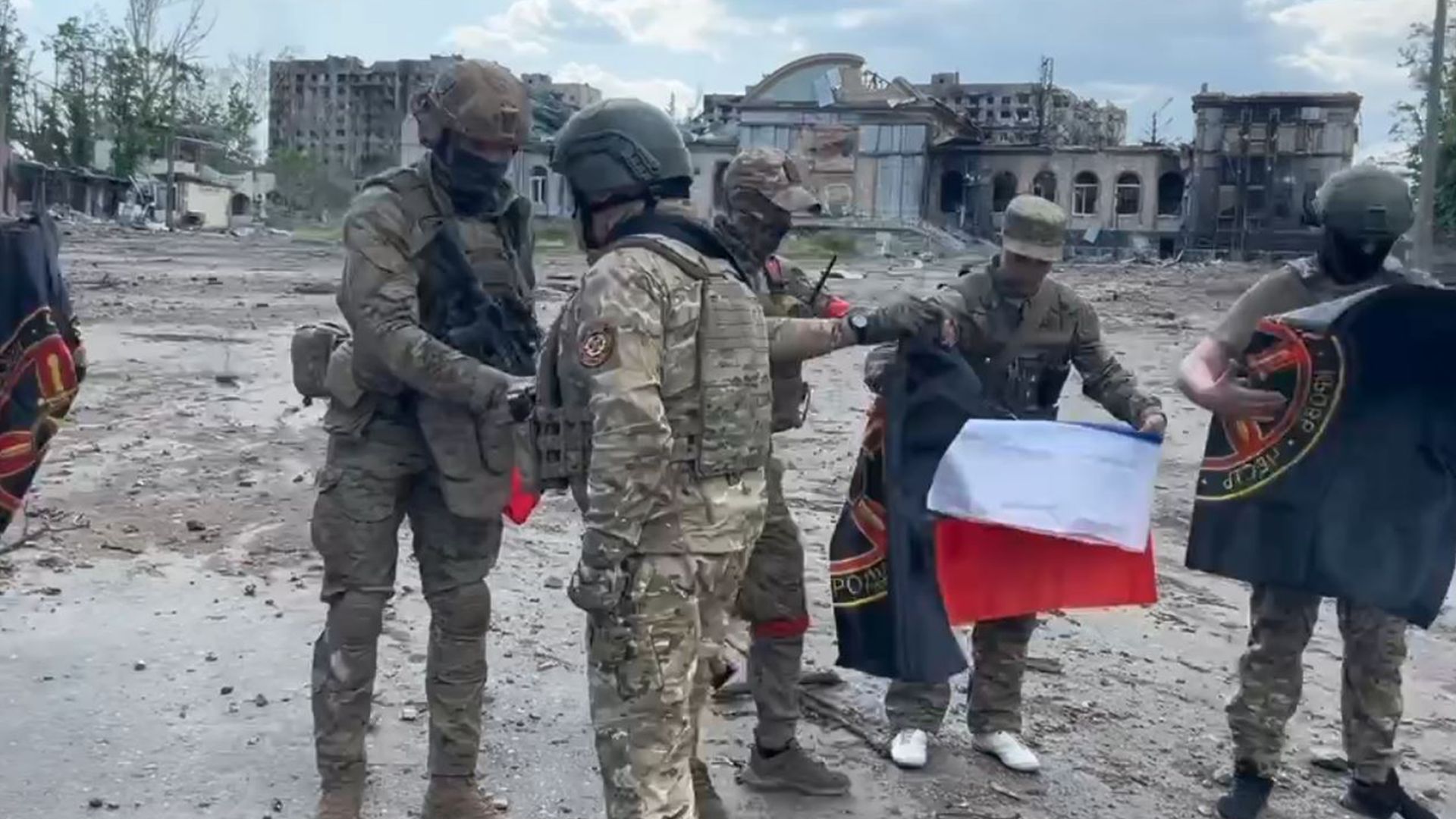 Последний бой бойца чвк вагнер. Бойцы ЧВК Вагнер в Бахмуте. ЧВК Вагнер Артемовск.