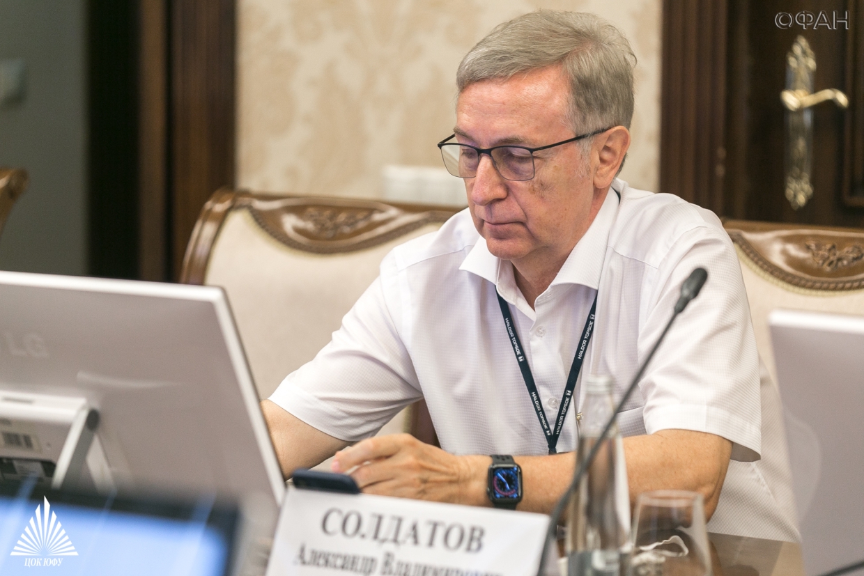 Ученые из Ростова научились управлять плотностью материалов при помощи света