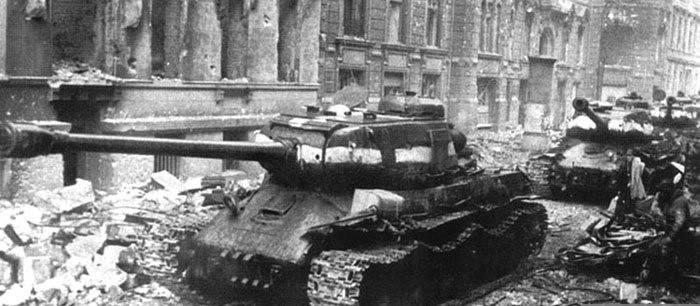 Вот зачем советские танкисты рисовали на башнях белые полосы Вот зачем советские танкисты рисовали на башнях белые полосы