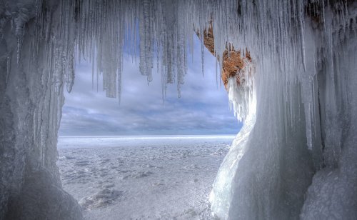 Ледяные пещеры озера Верхнее озера, Аномальные, погода, сотни, желающих, приезжают, чтобы, собственными, глазами, увидеть, держится, ледяные, сталактиты, замёрзшие, водопады, сделать, впечатляющие, снимки, морозная, стран