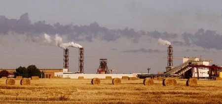 A general view shows buildings of the Belaruskali potash mine near the town of Soligorsk, some 130 km (81 miles) south of Minsk, August 31, 2013. Belarussian President Alexander Lukashenko has reduced duty on potash exports to zero and ordered a new company be set up to coordinate exports of all the country's fertilisers, his office said on Thursday. Picture taken August 31, 2013. REUTERS/Vasily Fedosenko (BELARUS - Tags: BUSINESS AGRICULTURE) 
