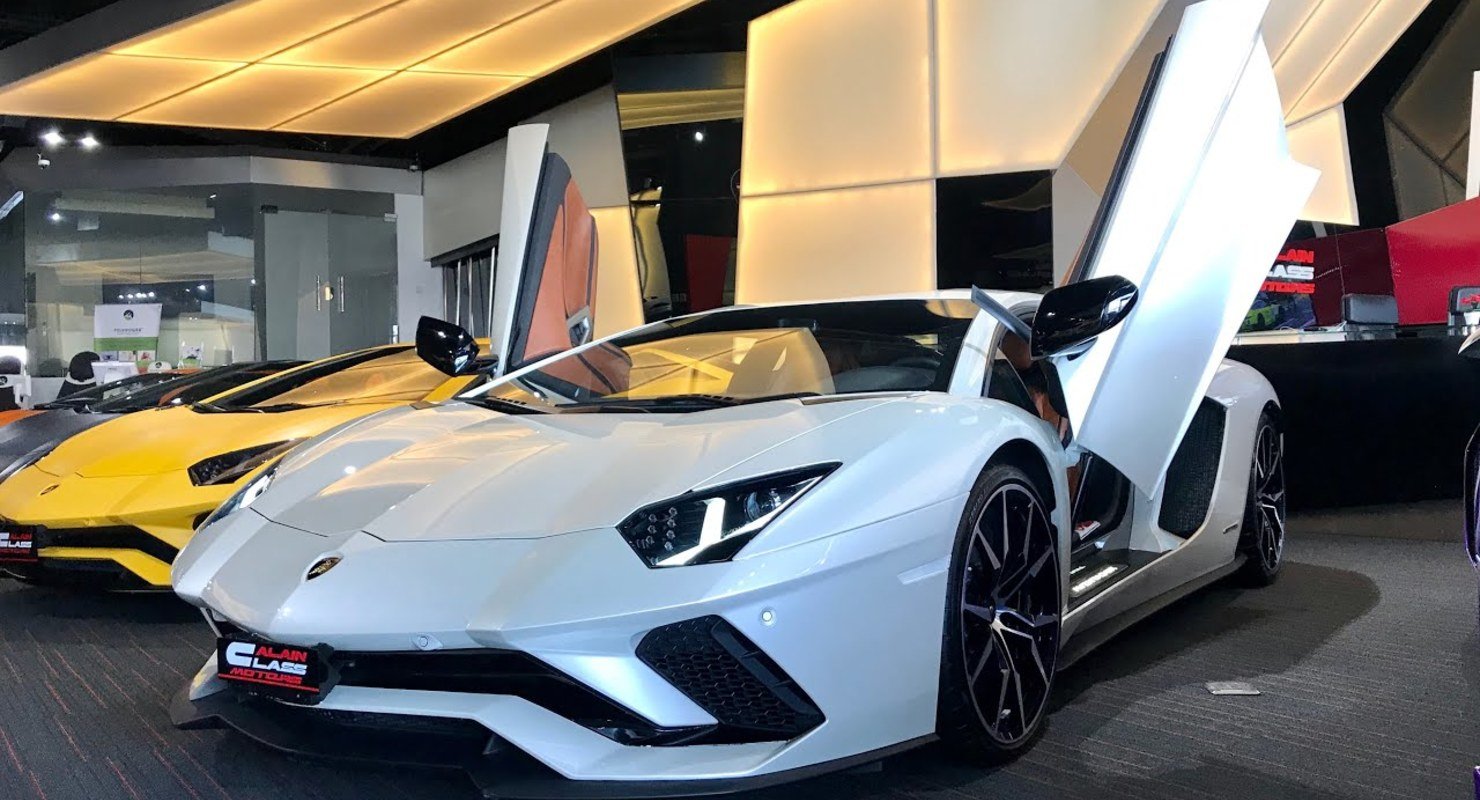 Lamborghini анонсировал новую версию Aventador Автомобили