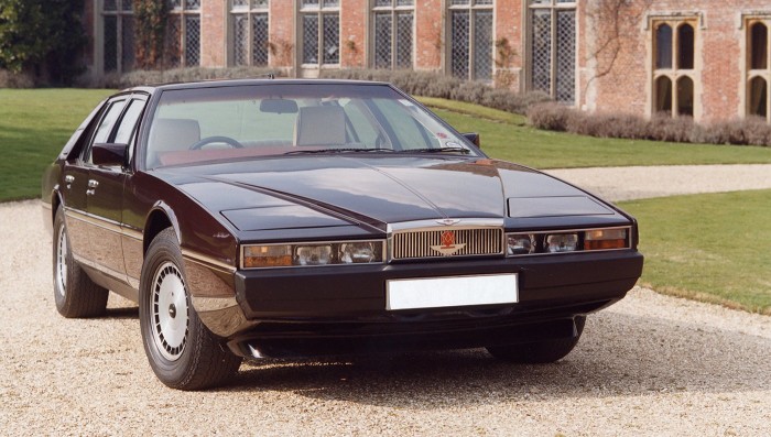 Aston Martin Lagonda – британский седан люкс-класса.