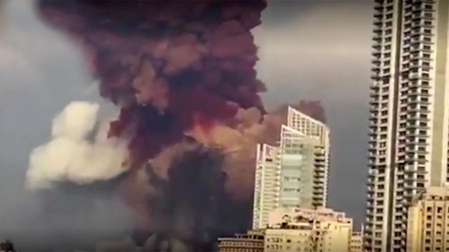 Сильный взрыв произошел в Ливане