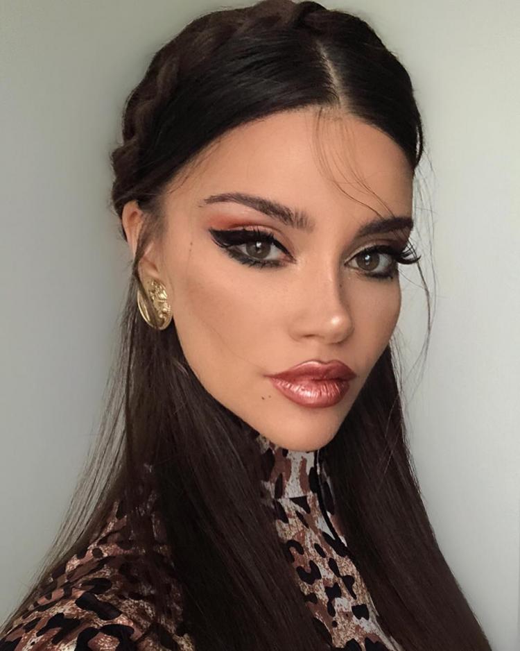 Знакомьтесь, это – Расалия Милена. И её фото бьют все рекорды в Instagram Знакомьтесь, это – Расалия Милена. И её фото бьют все рекорды в Instagram