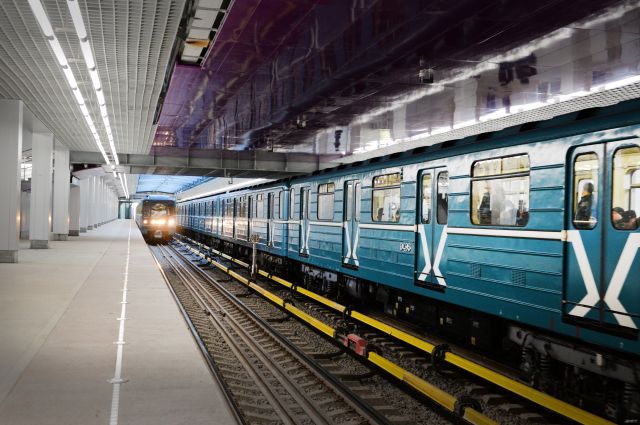 Метро зил. Метро ЗИЛ Москва. Технопарк метро Саларьево. Метро Технопарк Московский транспорт.