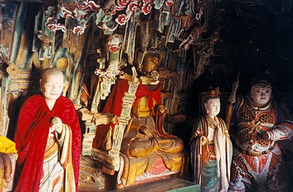 Всекитайский пантеон: висячий монастырь Сюанькун