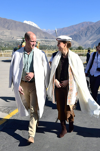 Кейт Миддлтон и принц Уильям прибыли на границу с Афганистаном Монархии