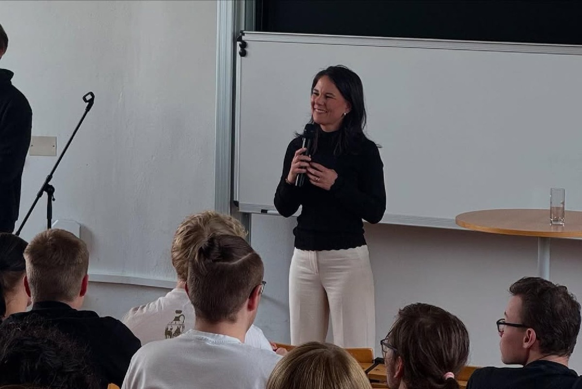  Instagram* / abaerbock)