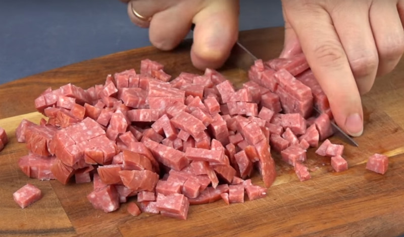 закуска из лаваша с колбасой и сыром