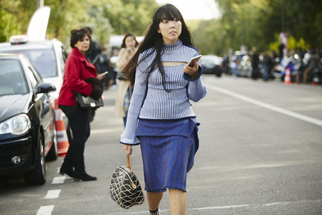 Неделя моды в Париже, весна-лето 2016: street style. Часть 5 (фото 18)