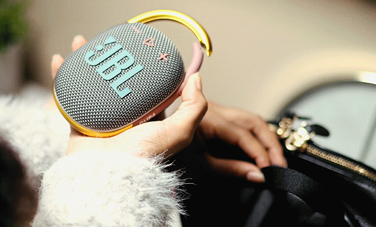 От модных аудиосистем до высокотехнологичных фенов: техно-дайджест апреля