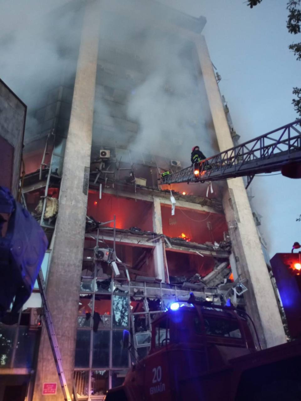 Разрушенный измаильский порт и гавкающая Румыния Разрушенный измаильский порт и гавкающая Румыния украина