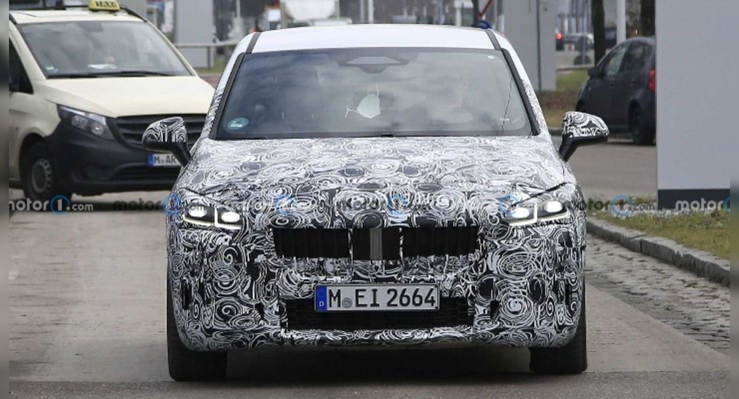 BMW 2 Series Active Tourer 2021 года получит серийный кузов и фары