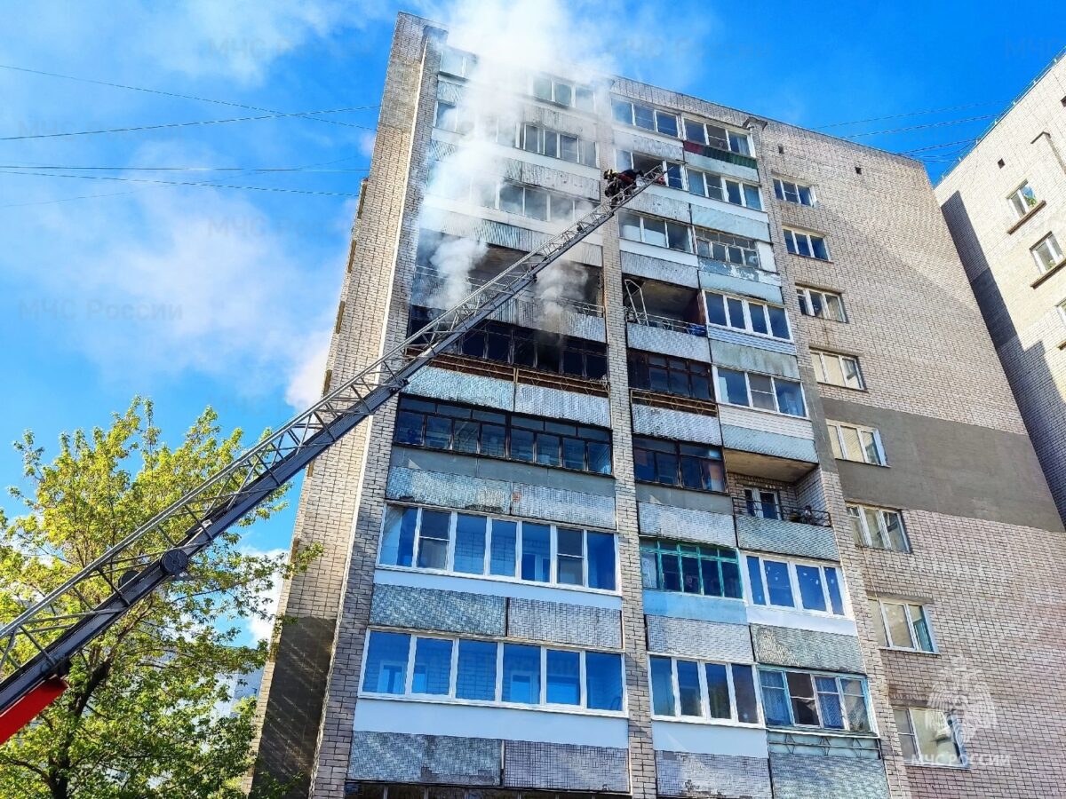 Во Владимире во время пожара в многоэтажном доме спасено 14 человек