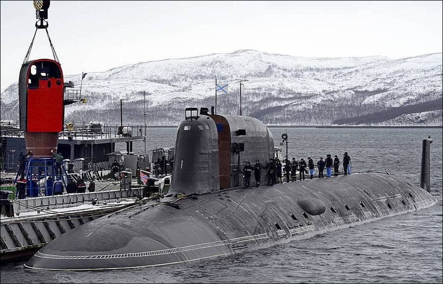 "Россия может иметь свои самые мощные и тихие атомные ударные подводные лодки для постоянного патрулирования у любого побережья США в ближайшие два года", заявил глава Северного командования ВМС США-8