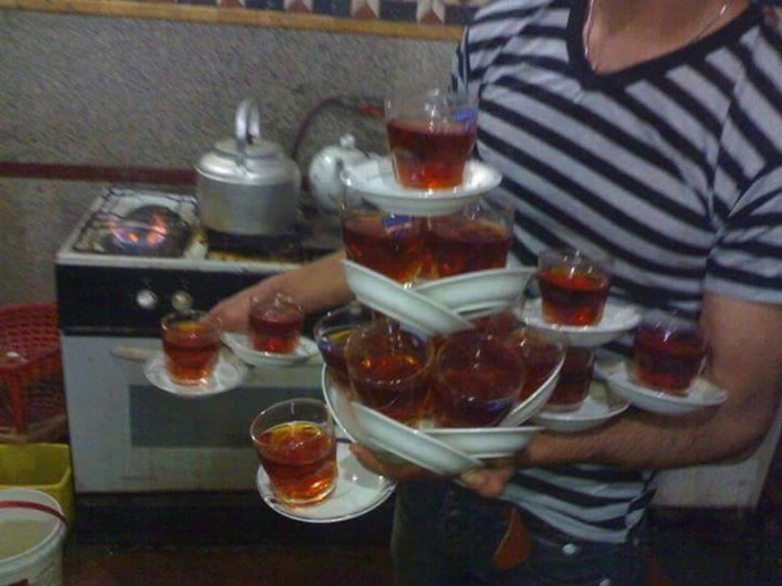 официанты которые много на себя берут 