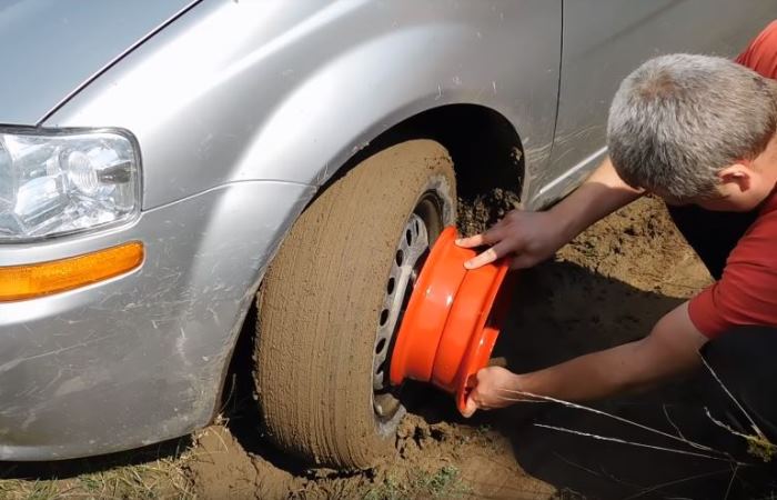 Как самому сделать вещь, с которой можно вытащить машину из любого болота