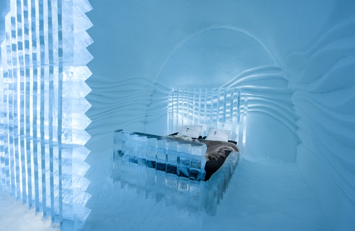 IceHotel - отель изо льда, расположенный в шведской Лапландии.