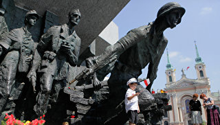 Памятник героям Варшавского восстания 1944 года в Варшаве. Архивное фото