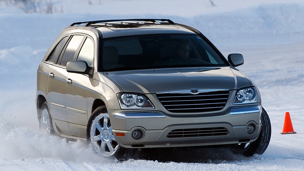 Пятиметровый Chrysler Pacifica выпускался в период 2003-2008 гг. Компания выпустила 374 111 экземпляров кроссовера с передним и полным приводом