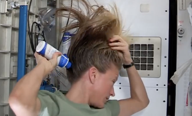 Как женщины моют голову в космосе Культура